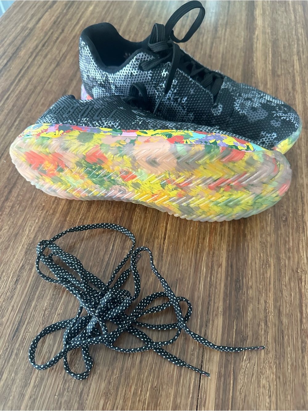 NOBULL Floral Trainer Shoes with 2 additional shoe laces included - Picture 6 of 16